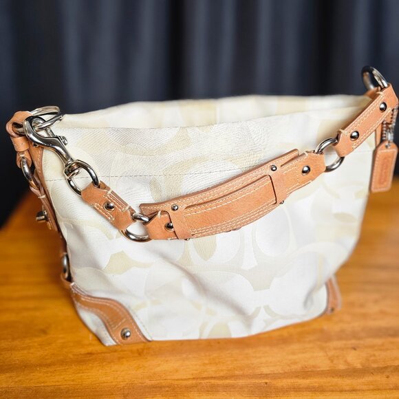 Coach Bag Cream with Coach Symbol Leather Handle Med Size - Picture 1 of 10